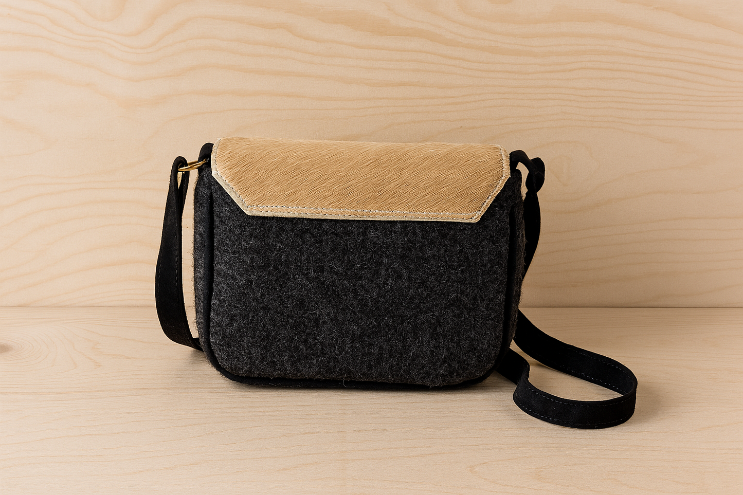 Loisel's Kuhfelltasche beige mit Filz
