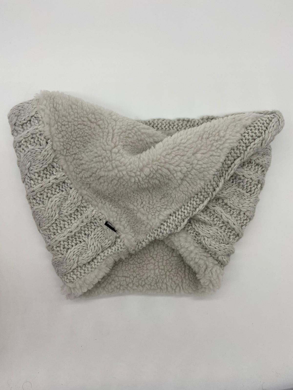 Loop aus Wolle und Plüsch