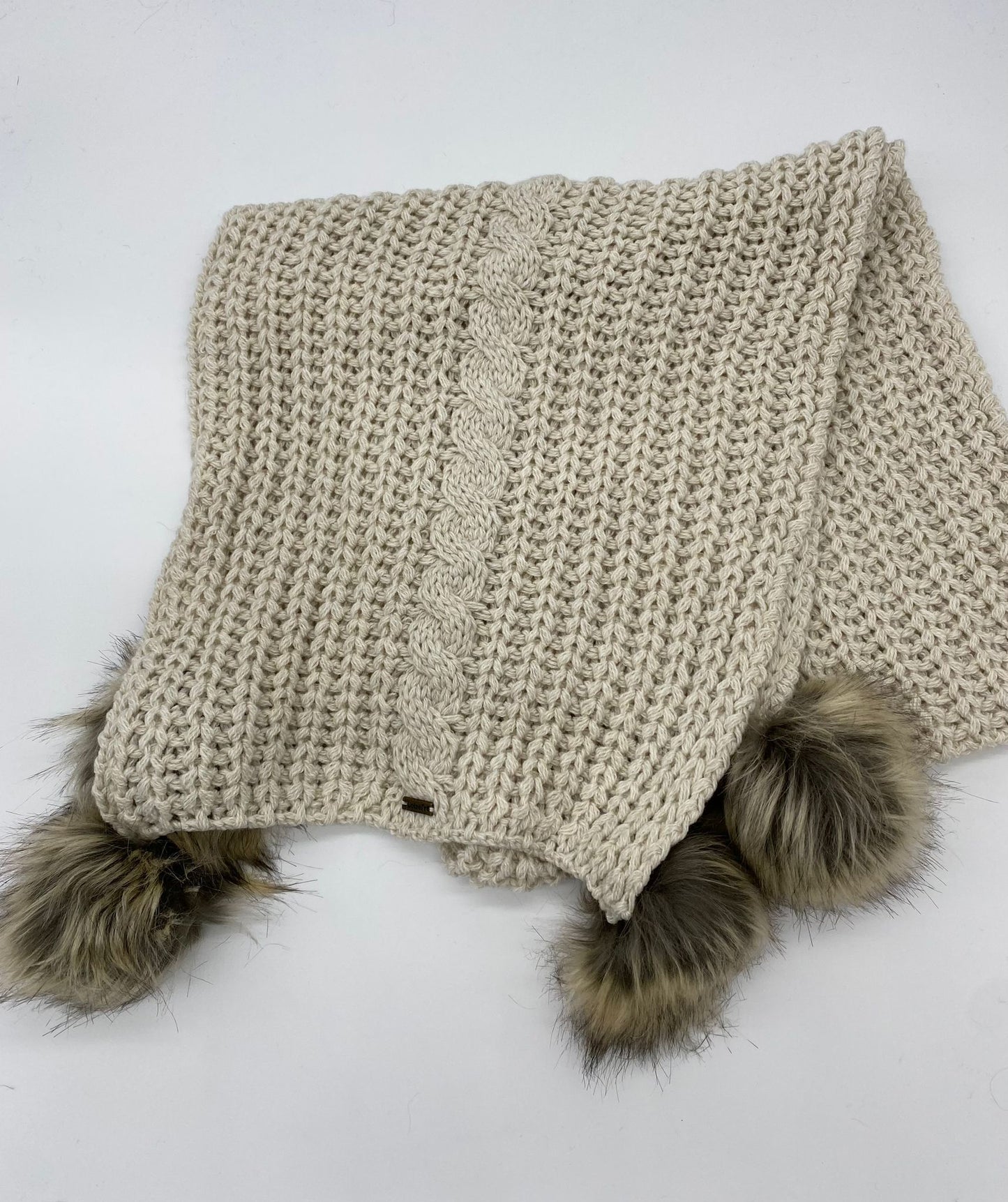 Woll-Schal mit Bommel von Loisels