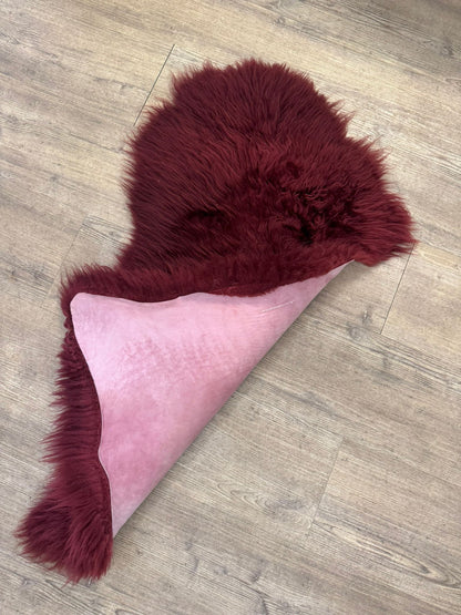 Bordeauxrotes Lammfell Nr.18