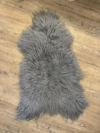 Geflecktes Lammfell Nr.1 *GREY*